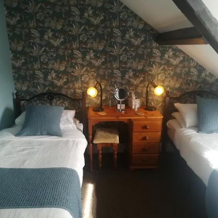 Bed and Breakfast Tara Фішгард Екстер'єр фото